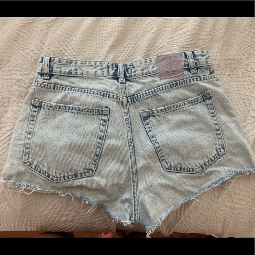 High Waisted wash out/distressed jean shorts